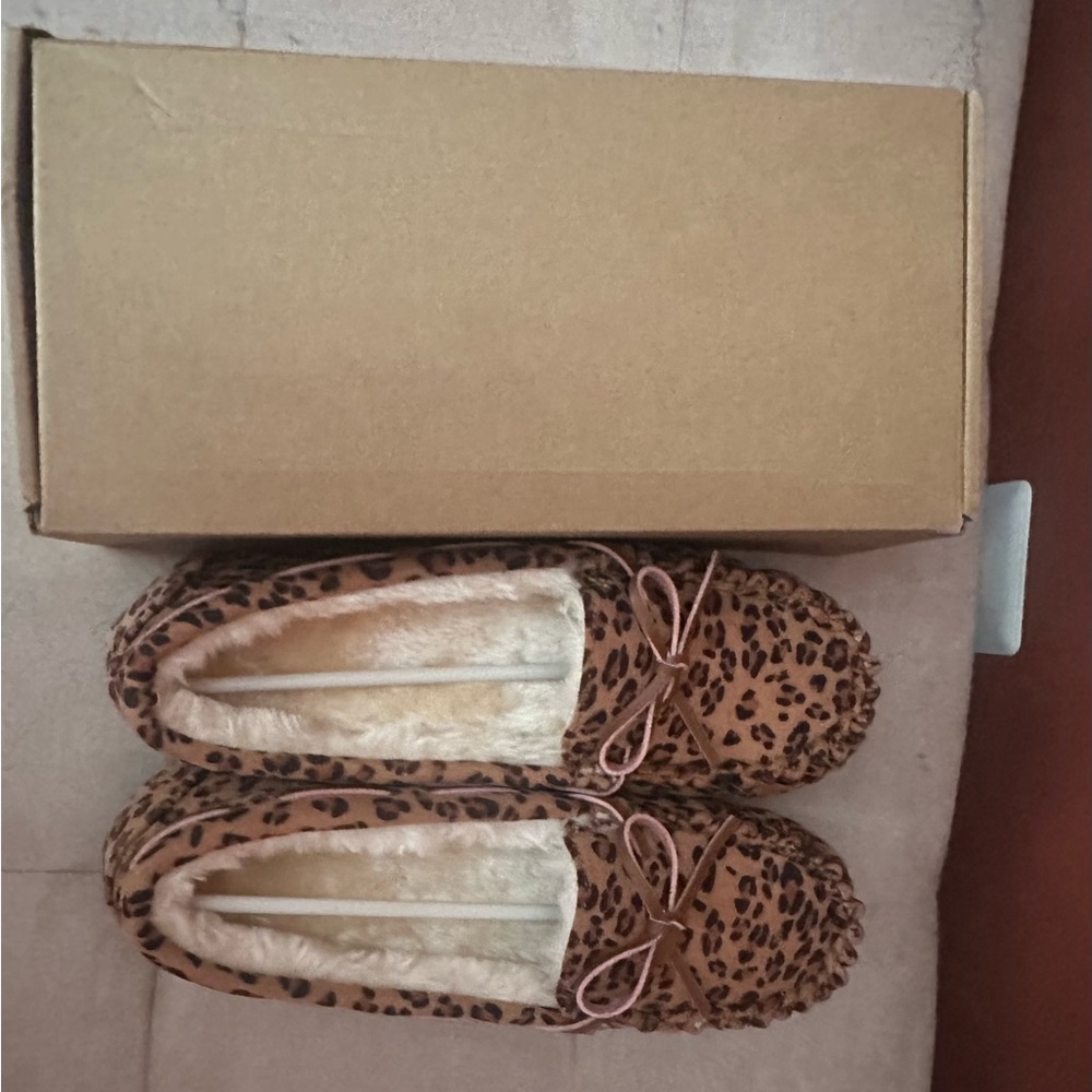 Women’s Vonair moccasin slippers